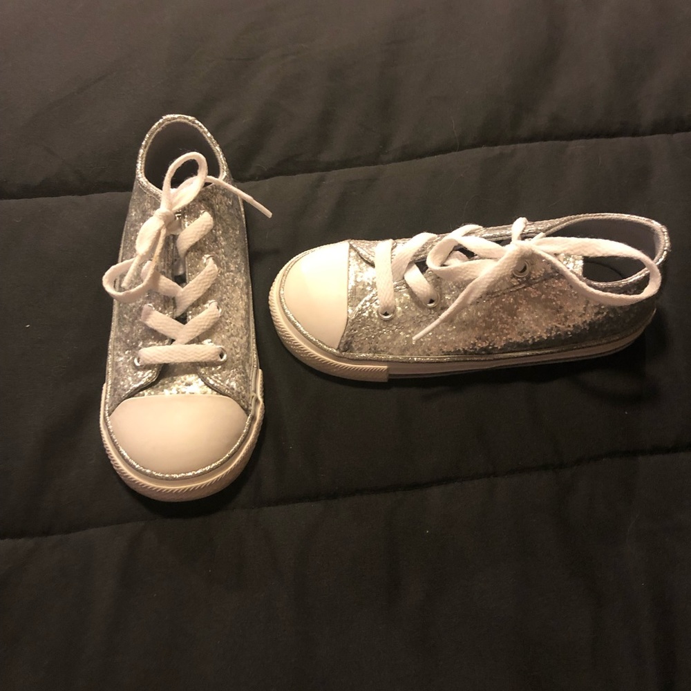 Like new toddler size 10 silver glitter Converse